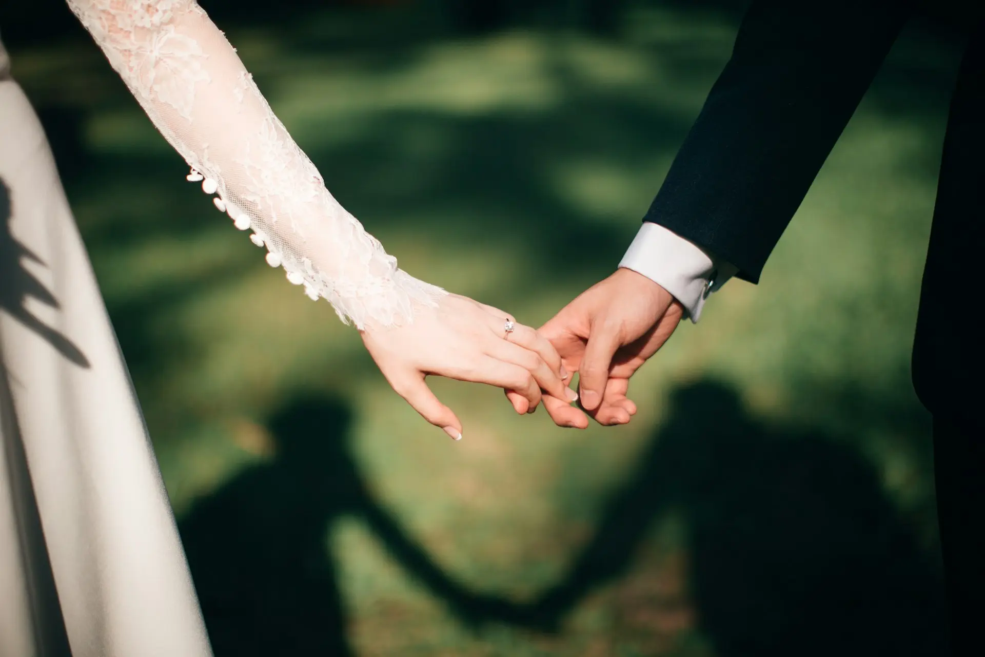 Mariés heureux lors d’un mariage organisé dans le nord par Lauraventure